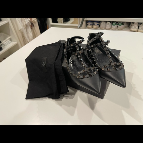 VALENTINO black Garavani Rockstud Cage Ballerina